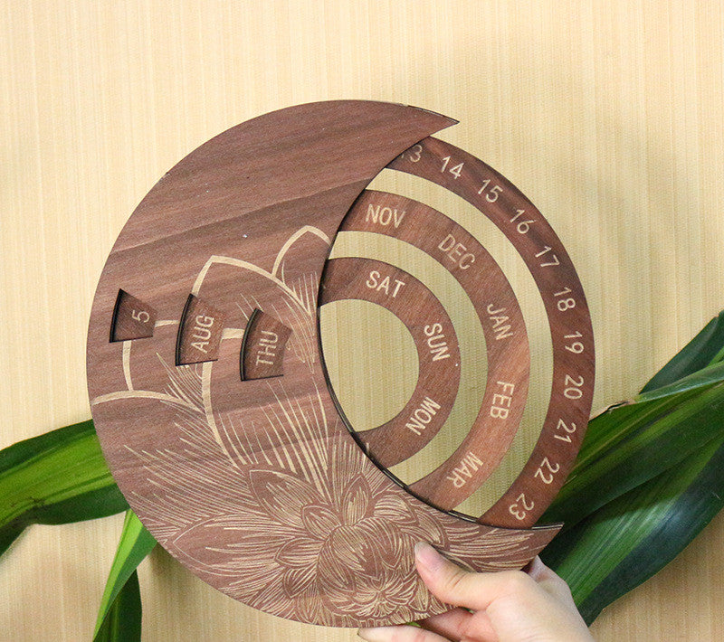 Custom Round Perpetual Calendar: Wooden Wall Calendar